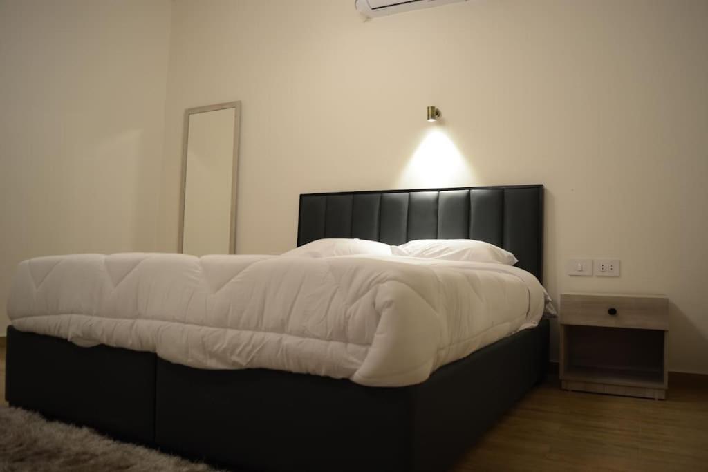 Apartment White Palace Served 22 *