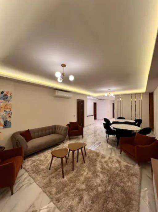 White Palace Served 22 Apartment Cairo