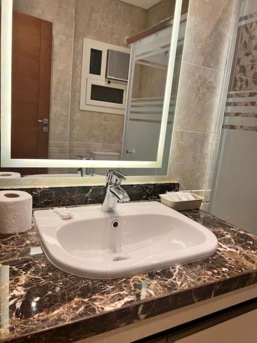 Apartment White Palace Served 22