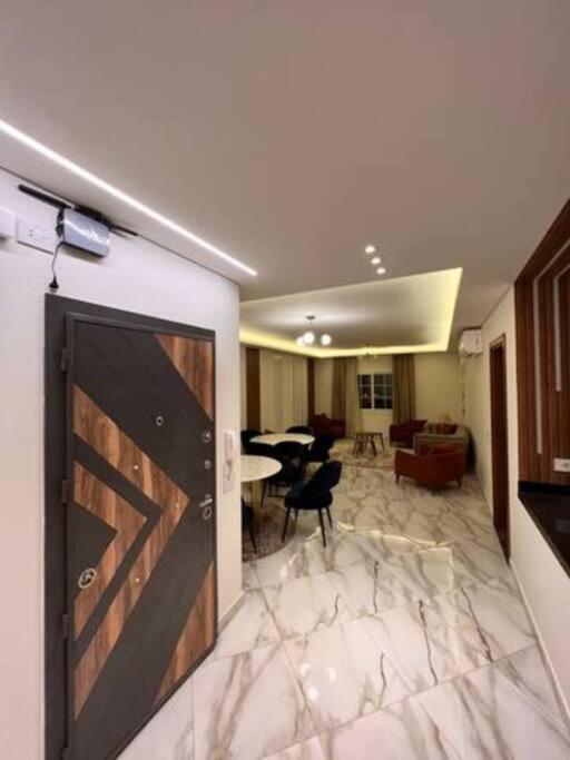 White Palace Served 22 Cairo